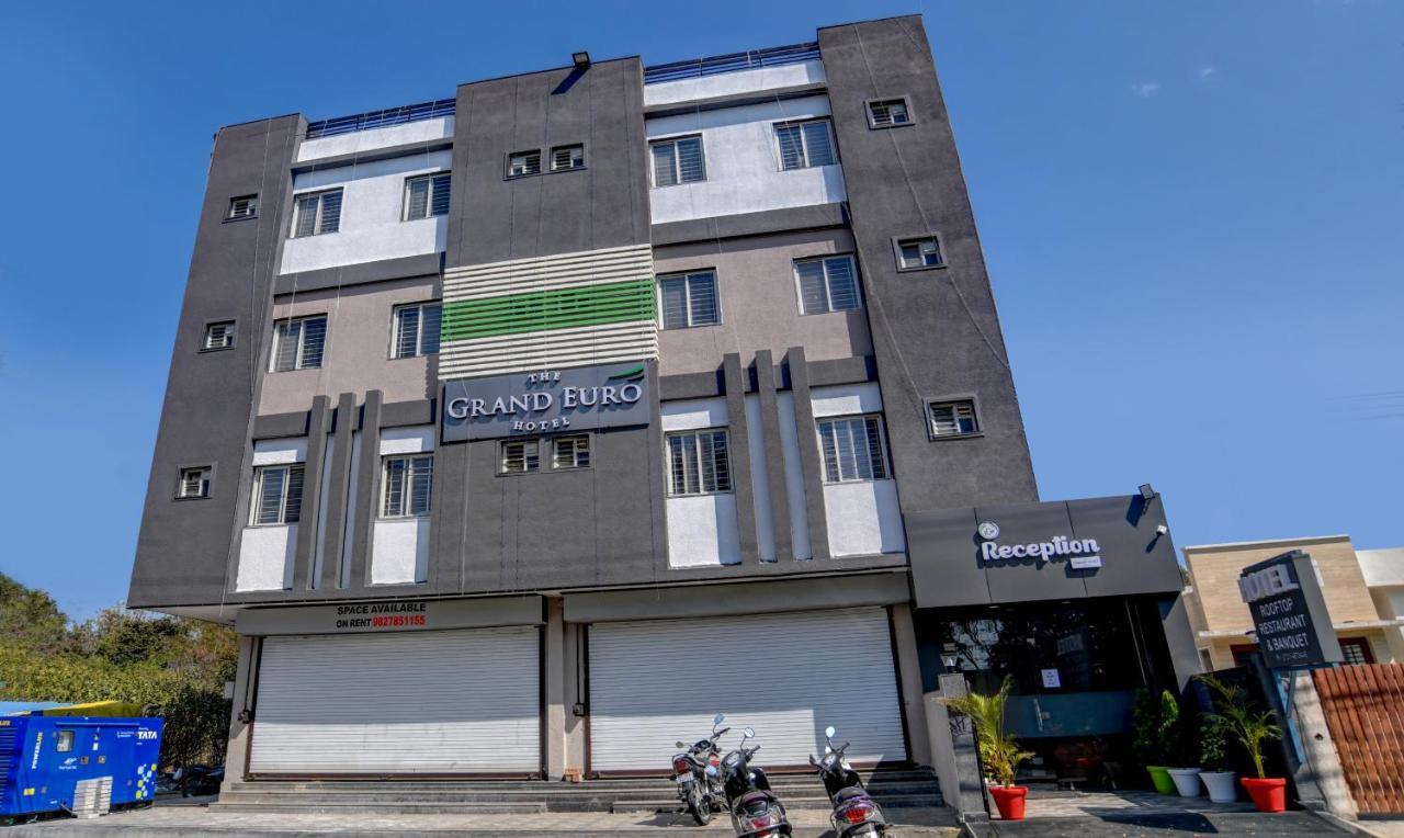Treebo Grand Euro Pipliyahana Square Индаур Экстерьер фото