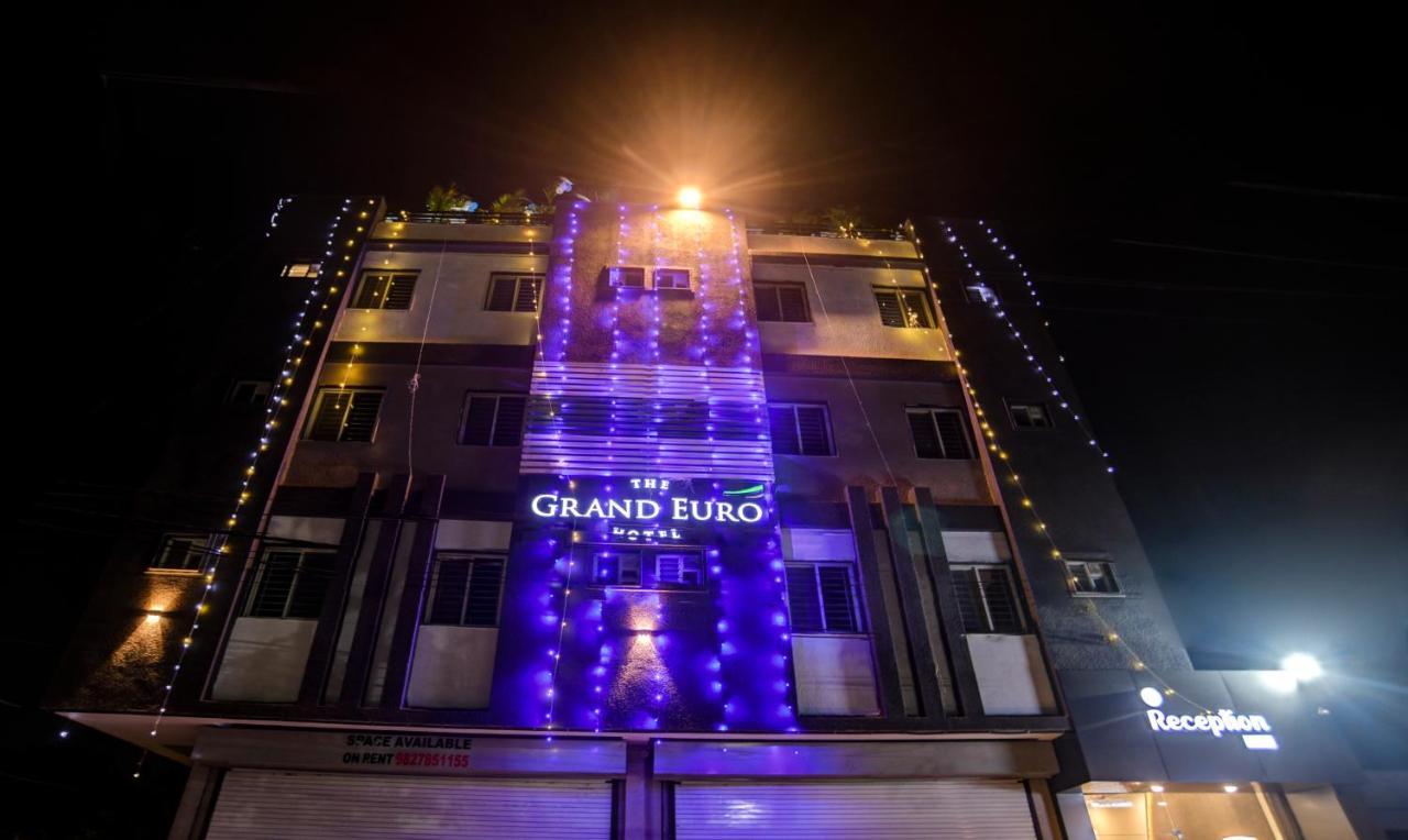 Treebo Grand Euro Pipliyahana Square Индаур Экстерьер фото